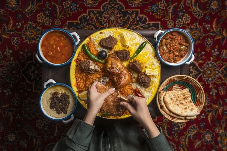 أفضل أطباق المطبخ الشعبي السعودي في مطعم قصر الرتم